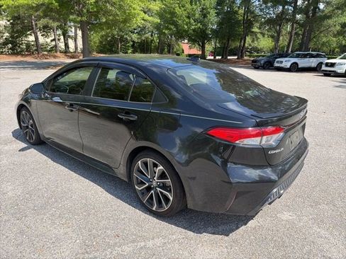 Used 2022 Toyota Corolla SE FWD image 3