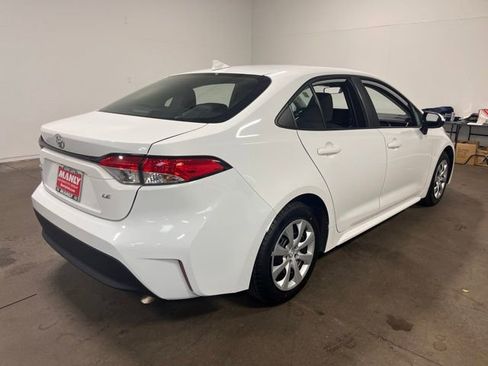 Used 2023 Toyota Corolla LE image 3