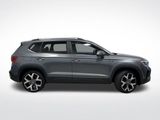 Used 2022 Volkswagen Taos SEL image 2