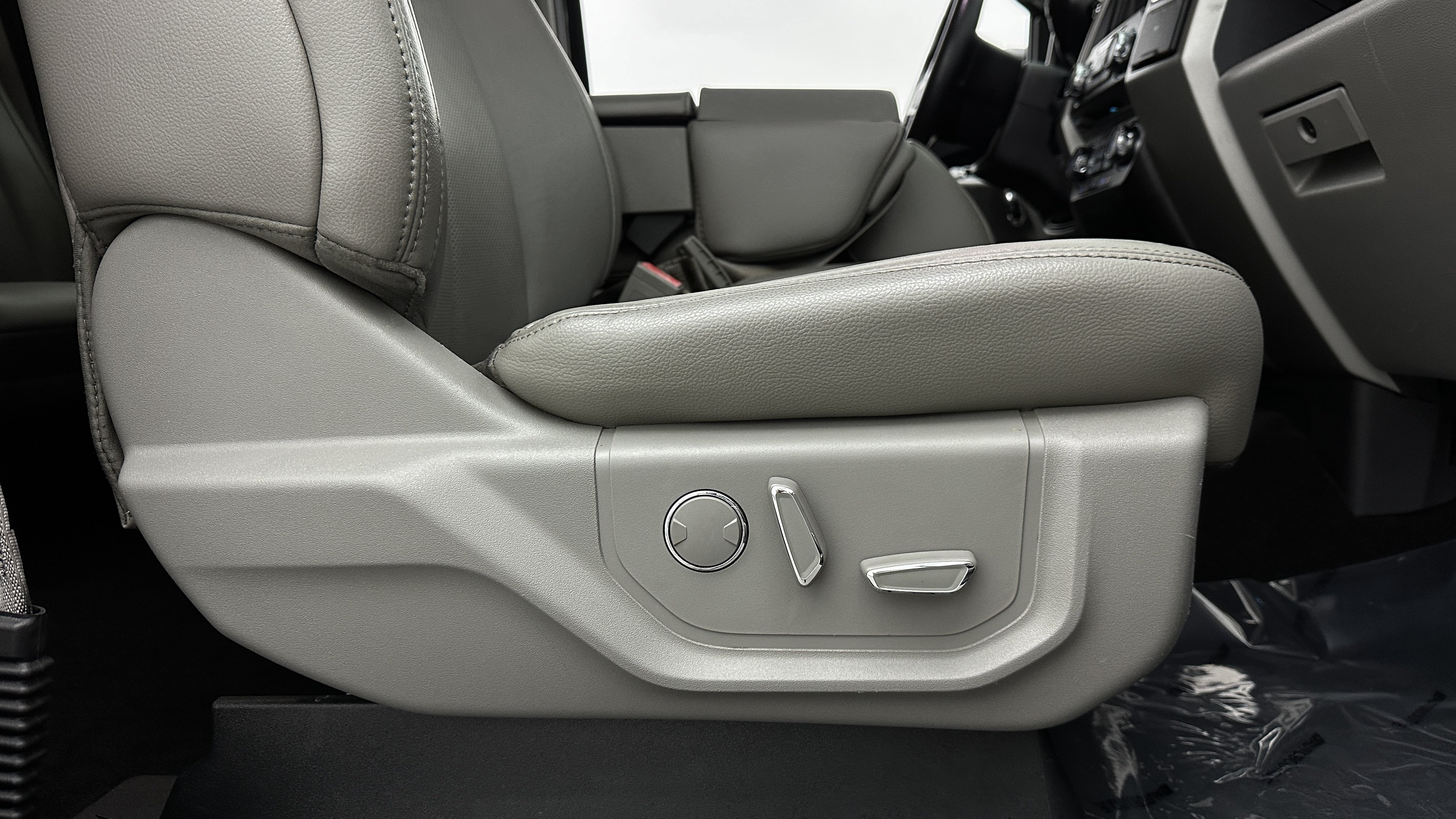 Used 2018 Ford F150 Lariat RWD image 35