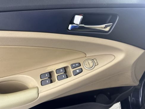 Used 2012 Hyundai Sonata GLS w/ Popular Equipment Pkg FWD image 11