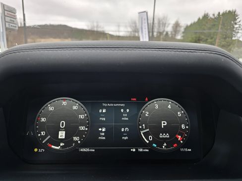 Used 2025 Land Rover Defender 110 S image 21