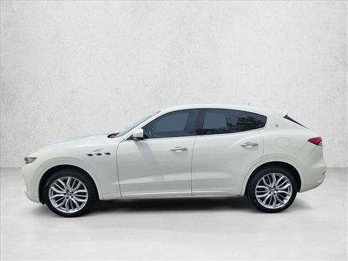 Used 2022 Maserati Levante GT AWD/4WD image 9