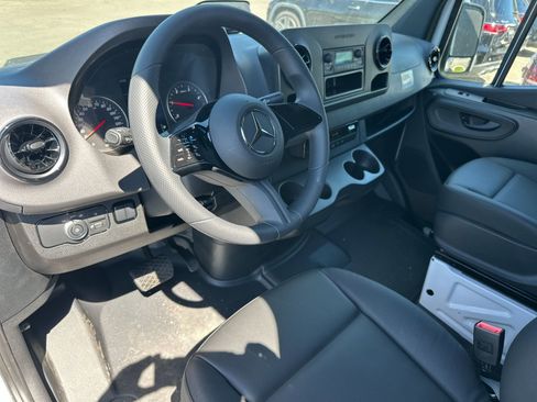 New 2025 Mercedes-Benz Sprinter 2500 image 13