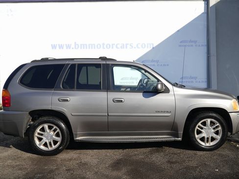 Used 2009 GMC Envoy Denali w/ Sun And 6-Disc Cd Package image 7