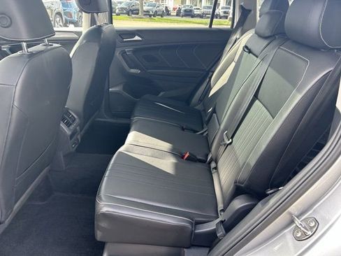 Certified 2024 Volkswagen Tiguan SE w/ Panoramic Sunroof Package AWD/4WD image 24