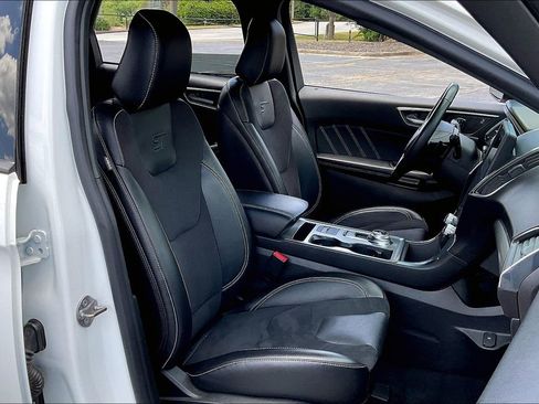 Used 2022 Ford Edge ST image 7