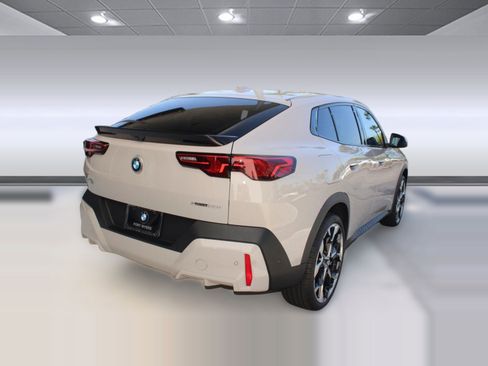 New 2026 BMW X2 xDrive28i w/ Technology Package image 9