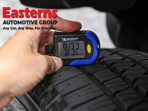 Used 2022 Jeep Wrangler Unlimited Sahara w/ Cold Weather Group AWD/4WD image 28