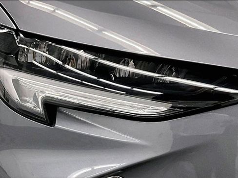 Used 2022 Buick Envision Essence w/ Safety Package image 31