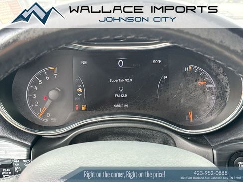 Used 2020 Jeep Grand Cherokee Altitude AWD/4WD image 32