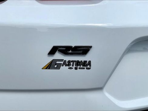 Used 2021 Chevrolet Camaro LT image 22