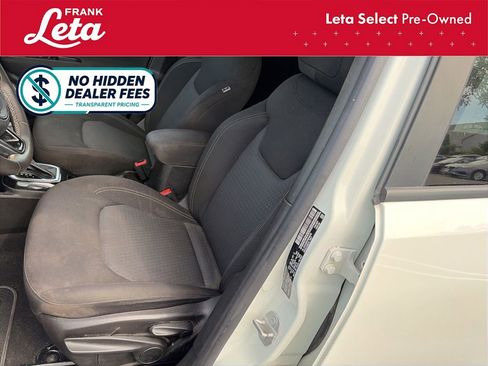 Used 2021 Jeep Renegade Latitude AWD/4WD image 10
