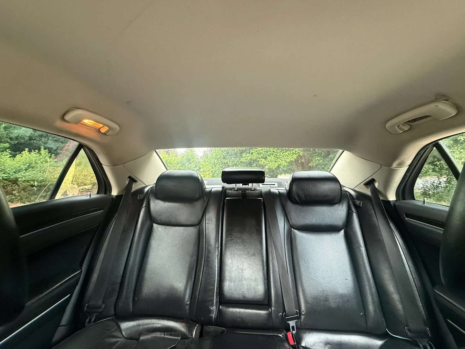 Used 2018 Chrysler 300 Limited AWD/4WD image 16