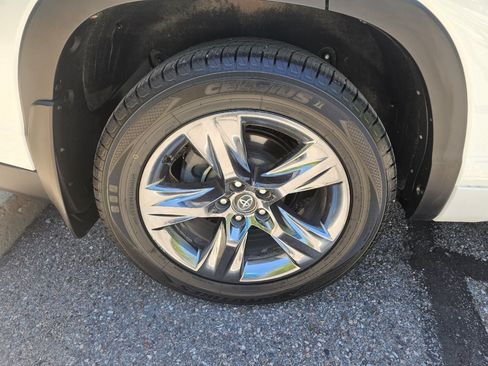 Used 2019 Toyota Highlander Limited Platinum AWD/4WD image 53