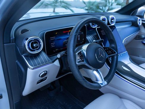 Used 2023 Mercedes-Benz GLC 300 image 16