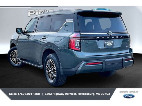 Used 2025 Nissan Armada SL RWD image 2