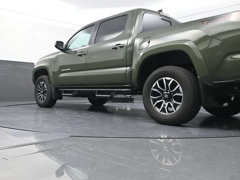 Used 2022 Toyota Tacoma TRD Sport w/ Technology Package AWD/4WD image 35