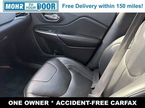 Used 2019 Jeep Cherokee Limited image 25