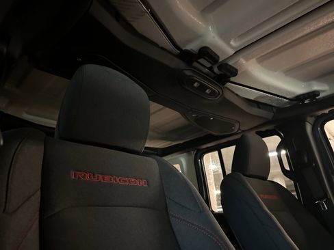 New 2025 Jeep Wrangler Unlimited Rubicon w/ Technology Group image 16