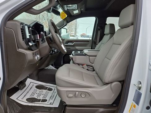 Used 2026 GMC Sierra 3500 SLT image 2