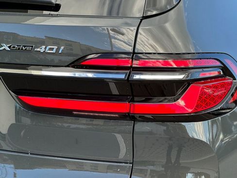 New 2026 BMW X7 xDrive40i w/ Premium Package image 34