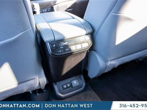 Used 2020 Toyota Highlander Platinum image 25