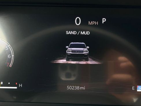 Used 2024 Jeep Grand Cherokee L Limited w/ Luxury Tech Group II image 39