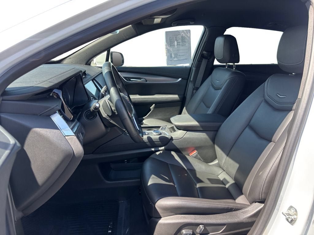 Certified 2024 Cadillac XT5 Luxury FWD image 10