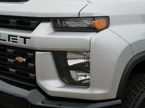 Used 2023 Chevrolet Silverado 2500 Custom w/ Custom Value Package AWD/4WD image 16