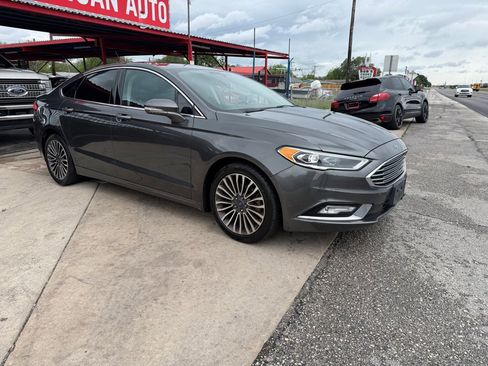 Used 2017 Ford Fusion SE w/ Fusion SE Technology Package AWD/4WD image 1