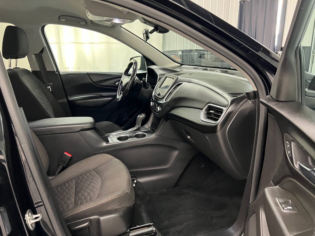 Used 2021 Chevrolet Equinox LT AWD/4WD image 11