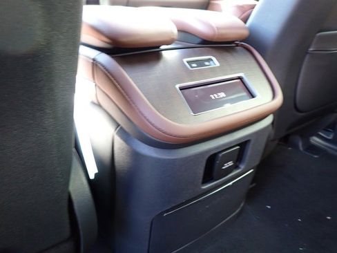 New 2025 Lincoln Navigator Reserve image 18