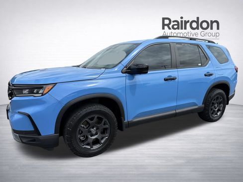 Used 2023 Honda Pilot TrailSport image 3