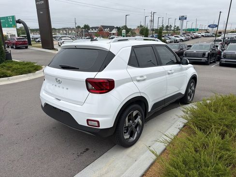 New 2026 Hyundai Venue SEL FWD image 6