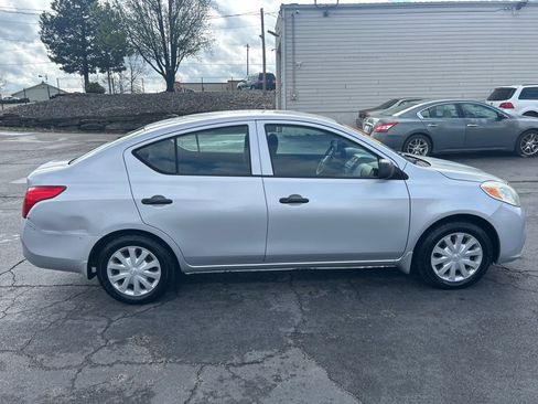 Used 2012 Nissan Versa S w/ Cruise Control Pkg image 5