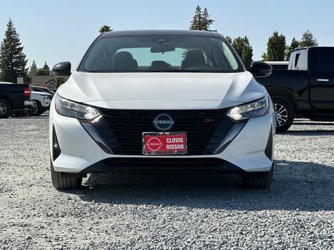 Used 2025 Nissan Sentra SR FWD image 11