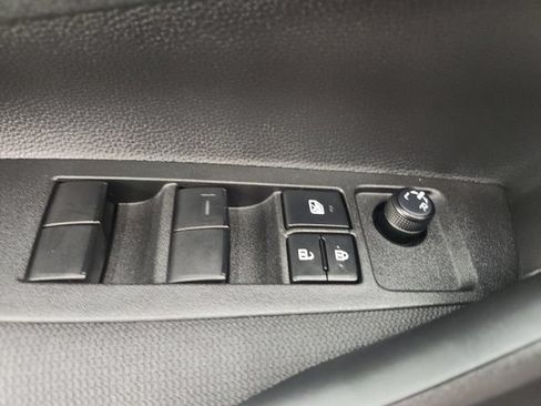 Used 2026 Toyota Corolla SE FWD image 40
