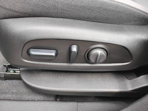 Used 2021 Chevrolet Equinox LT w/ Driver Convenience Package FWD image 14
