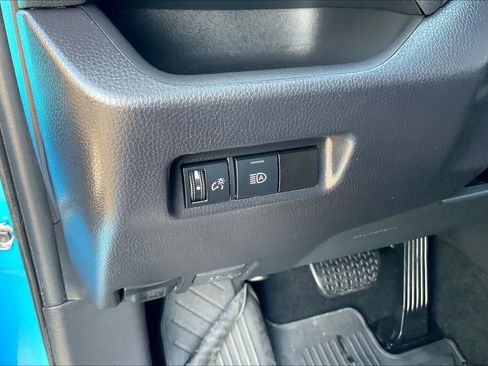 Used 2021 Toyota RAV4 LE image 32