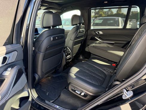 Used 2025 BMW X7 xDrive40i w/ Executive Package image 6