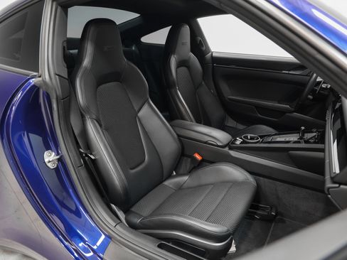 Certified 2024 Porsche 911 Carrera T RWD image 27
