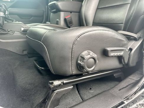 Used 2022 Jeep Wrangler Unlimited Sahara AWD/4WD image 14