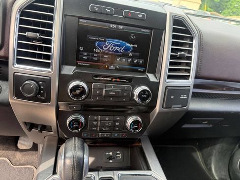 Used 2015 Ford F150 Platinum w/ Equipment Group 701A Luxury AWD/4WD image 22
