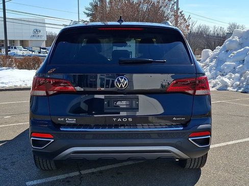 Used 2023 Volkswagen Taos SE w/ Panoramic Sunroof Package image 8
