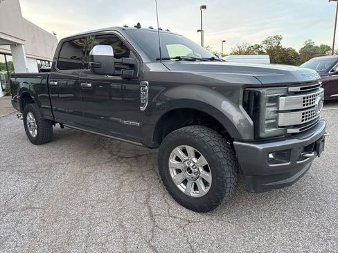Used 2019 Ford F350 Platinum w/ Platinum Ultimate Package AWD/4WD image 19