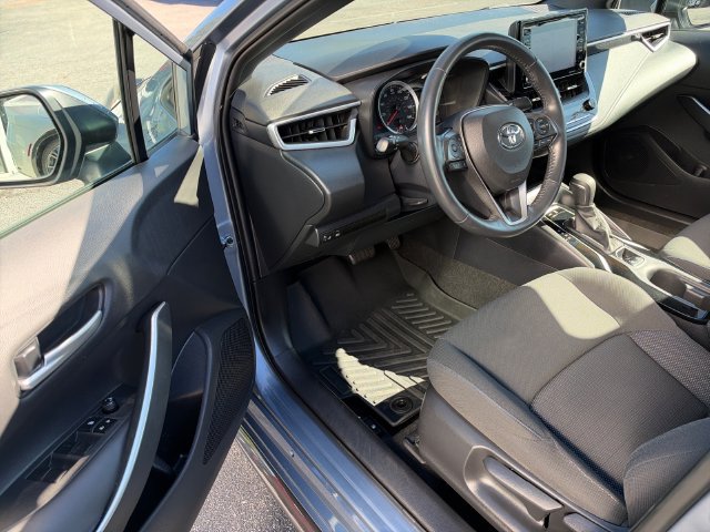 Used 2022 Toyota Corolla SE w/ SE Premium Package FWD image 11