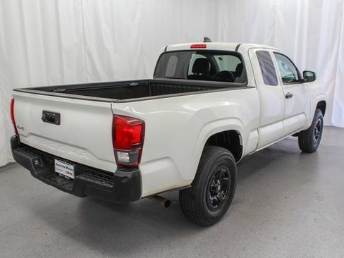 Used 2022 Toyota Tacoma SR AWD/4WD image 12