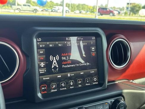 Used 2023 Jeep Wrangler Unlimited Rubicon w/ Cold Weather Group AWD/4WD image 19