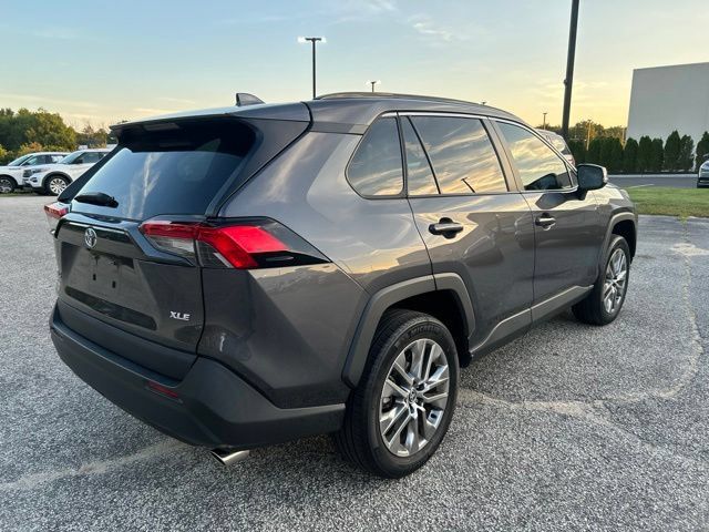 Used 2023 Toyota RAV4 XLE Premium FWD image 3